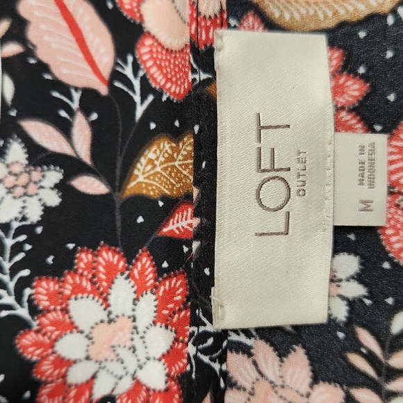 Loft Outlet Black Print Blouse. 3/4 Sleeve, Pullover, Ruffle V Neck, Medium - Picture 4 of 7